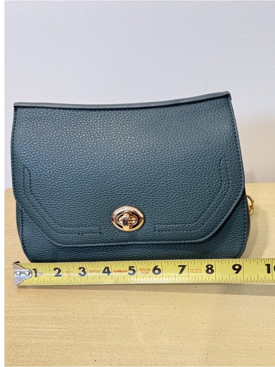 Jen & Co Vegan Leather Crossbody Bag Green Gold Chain NWT - Picture 7 of 11